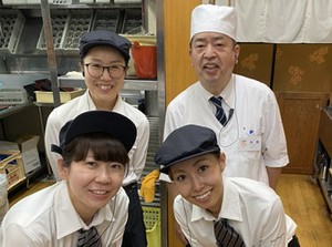 ランチorディナーで1日3h～♪
ムリなくできて、先輩もみんな優しいから居心地◎！始めやすさ＆続けやすさもピカイチ☆彡