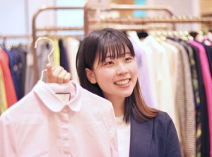 人気ブランド商品をお得に社割でGETできちゃうかも！？♪
沢山の商品に出会えることも、このお仕事の魅力です◎