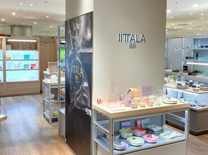 未経験の方でも安心♪ルクア大阪が主催する入店研修あり！あいさつの仕方や館内のルール説明などを行います。