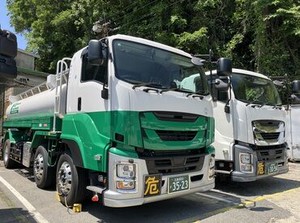 ＼タンクローリーの会社です／
学歴や経験問わず、どなたも活躍できます◎
ブランクがある方も安心してスタートできる環境！