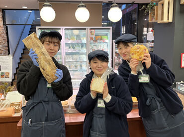定着率抜群！
アルバイトスタッフの意見も取り入れるので定着率が抜群＊
スタッフ同士も仲が良く楽しい職場です☆