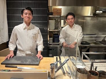 料理場がお客様に見えるのもお店のポイント！キレイな料理が出来上がる過程をご覧いただきます！