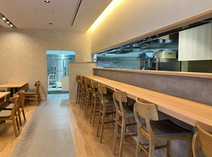 ★平日10：00～15：00限定勤務★
昨年オープンしたばかりの
清潔感のある綺麗な店内です♪