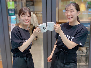 お昼はコーヒーの香りに包まれて、
夜は喫茶店酒場に大変身♪
くつろぎの空間をお届けしましょう★｡*