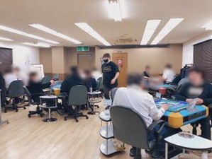 ≪麻雀経験者も歓迎≫
「ゲームでやったことがある」程度もOK♪
接待や遊びなどいろんな客層の方が集まって楽しい♪