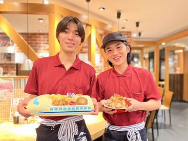 SNS映えするメニューにワクワク♪
ヘアカラーもOK！あなたらしく楽しく働きましょう◇