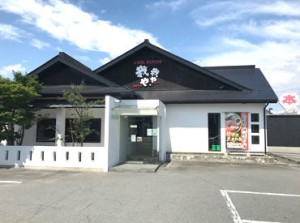 未経験スタート大歓迎!
学生やフリーターさん、主婦(夫)さんが、幅広いメンバーが揃うお店★
ワイワイ楽しい雰囲気で営業中です!