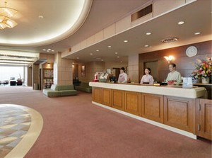 簡単なPC業務とフロントをお任せ♪
難しいことはありません！

初バイト／ブランクあり／シニア層
⇒みんな大歓迎！