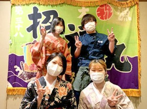 ＼20代のスタッフ中心に活躍中！／
恋の悩みを相談するなどめっちゃ仲良し♪(笑)
おしゃれも自由で制服もカワイイ★