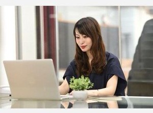 まずはあなたの希望を聞かせてください♪
創設50年以上のノウハウでご希望のお仕事をご紹介します！