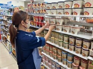 商品棚卸し・レジ打ちなど…
コンビニの店員Work