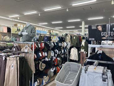 ＼アパレル＆接客未経験歓迎♪／
接客のアルバイトデビューに
ピッタリの環境です♪