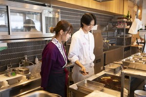 髪色、髪型、ピアス全部自由！
自分の好きなスタイルで働きませんか？
シフトの調整もOK◎
プライベートも全力で応援します！