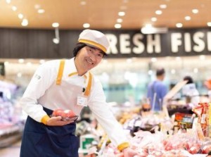 野菜・果物コーナーをお任せ♪
学生～主婦さんまで、仲良く楽しくお仕事をしています！