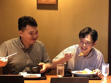 お店でだすメニューが格安＆大盛りで食べられる★
食べ盛りの学生に嬉しい、スタッフから好評の福利厚生です◎