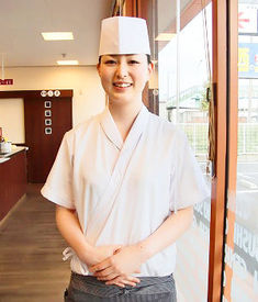＼太っ腹なスタッフ特典／
毎月のお給料日に[35%OFFクーポン]を10枚プレゼント♪
家族・友人・自分に…お寿司をお得に楽しめる★