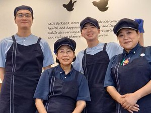 ＼瑞江駅周辺でバイトを探している方！／
モスで週2日・3時間～働いてみませんか？
駅前でアクセスも良く雰囲気のいいお店◎
