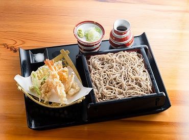 ≪絶品お蕎麦がまかないで♪≫
大人気のお蕎麦や天ぷらなどが
お仕事終わりに無料で食べれる◎
お財布もお腹も満たさ��れますよ★