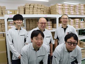 わかりやすい仕事×安定シフト＝長く続けやすい！
人気の軽作業スタッフ募集♪
商品の出荷・入荷・梱包・検品をお任せ！