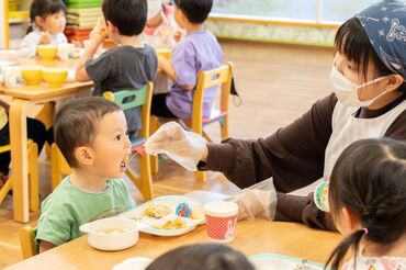 ＼資格は不要／
子どもたちが『美味しい』って食べてくれる、
作り甲斐のある職場で働いてみませんか？