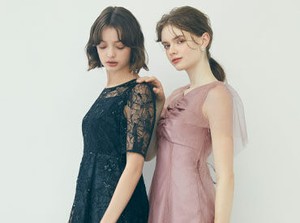 結婚式やパーティーなどで着ていただく
おしゃれなドレスをご提案♪
お客様に似合う一着を一緒に探しましょう★