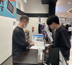 初めての方でも安心の研修制度あり！お得にお買い物できる従業員特典あり◎
お仕事終わりにそのまま行けちゃいます♪