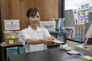 車やバイクでの通勤もOK◎交通費規定支給あり♪