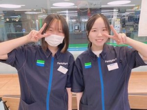 ＼未経験スタート大歓迎／
先輩や店長たちが優しく
サポートしてくれるので
ご安心くださいね♪