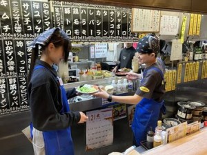 ＼常連さんでにぎわうお店／
未経験で不慣れでも優しく見守ってくださいます◎
安心して自分のペースでWork♪