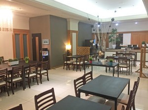 ビュッフェスタイルの朝食や、
定食/コースを提供するランチ…
時間帯によって雰囲気が変わるのも魅力的◎