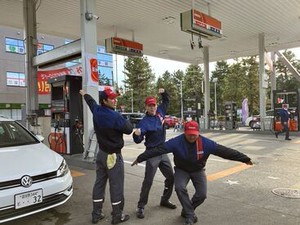 高校生/大学生活躍中！
まずは簡単なお仕事からスタート♪
分からないことは、気軽に先輩スタッフに聞いて下さい！