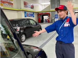 車やバイクに興味がある人大歓迎！
「今日もいい天気ですね～」
常連さんとのゆるっとした会話も
大切なオシゴトの１つ♪