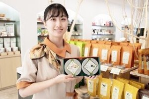 未経験の方でも安心♪ルクア大阪が主催する入店研修あり！あいさつの仕方や館内のルール説明などを行います。