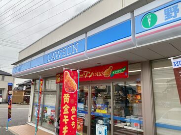 近隣住民の方や学生さんに愛される当店は、
主婦さんや学生さん、フリーターさんからシニア層まで、
幅広い世代が元気に活躍中！