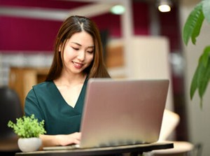 【オフィスワーク未経験OK】
▽複数名募集で同期もたくさん！綺麗なオフィスで働こう＊