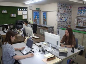 ＼嬉しい土日祝休み／
固定のお休みで予定が立てやすい♪
自分の都合や家庭と両立できます◎
子育て中の方も歓迎です！