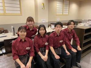 「焼肉屋さん、においが気になる…」
ご安心下さい！！！！
制服貸与・無煙ロースター完備で
においを気にせず働けます♪