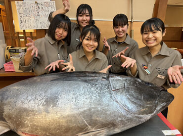 未経験はもちろん、バイトデビューの高校生も大歓迎◎
＜シフトは1wごとの申請＞テスト期間の休み希望など柔軟に対応します！
