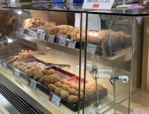 ランチのみですがまかないあり◎
その日の商品から選んで食べることができます♪
ラスト帯までの方は余った商品をお持ち帰りも♪