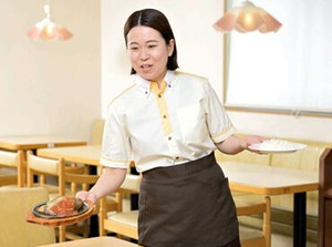 春のスタッフ募集中♪
ご家庭の都合に合わせて短時間から無理のないシフトでOK！