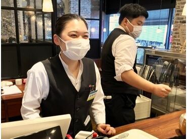 京都で大人気のパン屋さん♪
歴史あるオシャレな店舗で働こう☆
学生歓迎◎
学チカにも人気のお仕事です！