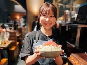 ＼オープニングstaff大募集!!／
既存店では、お笑い芸人やモデルなど夢追いさんも活躍中☆
働きやすい環境がそろっていますよ♪