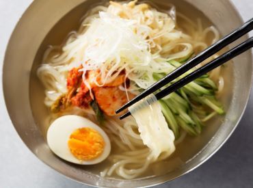 ≪人気のまかないは？≫
スンドゥブ/ビビンバ/冷麺 etc.
好きなメ��ニューをリクエスト★*毎日楽しみ♪