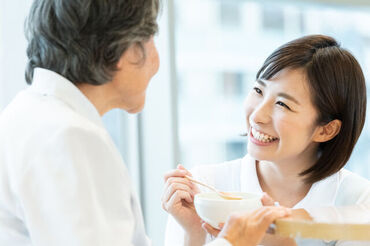 施設の隣にはコンビニがあるので、
休憩時間にご飯やおやつを買いに行けます♪
※写真はイメージ