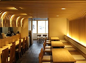 丁寧な研修で未経験の方も安心してスタート可能です♪
イチから接客マナーが身につくため今後の人生で役立つこと間違いナシ！