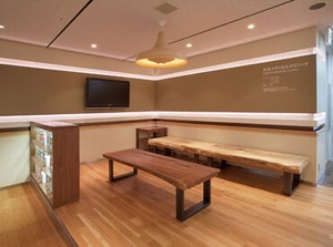 病院内は清潔感あふれるキレイな内装で
雰囲気もよく、心地よい気分で働くことができます◎
昇給・賞与で日々の頑張りも評価♪