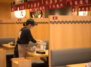 ■□ 飲食店未経験の方も大歓迎 □■
副業・Wワークも可能です！
かけもち先や学校・家庭に配慮したシフト組みも気軽に相談OK♪