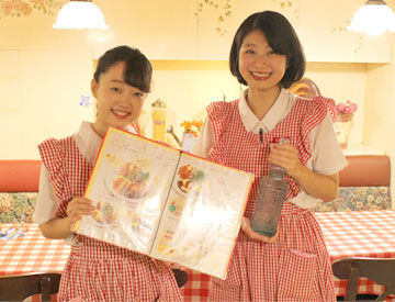 たまには可愛い制服も着てみたいな…
そんな方はホールと掛け持ちもOK
可愛い制服で気分を上げながら
料理上手にもなれちゃう♪
