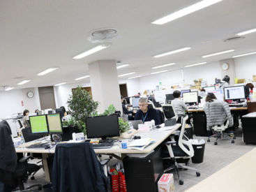 オフィスカジュアル勤務で
落ち着いたオシャレも楽しめる☆
二俣新町駅から徒歩5分で
通勤もラクラクで助かります♪