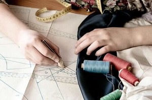 ＜人気の座り仕事！＞ソーイングが好き・興味がある方も大歓迎！20〜40代の女性スタッフが活躍されています♪